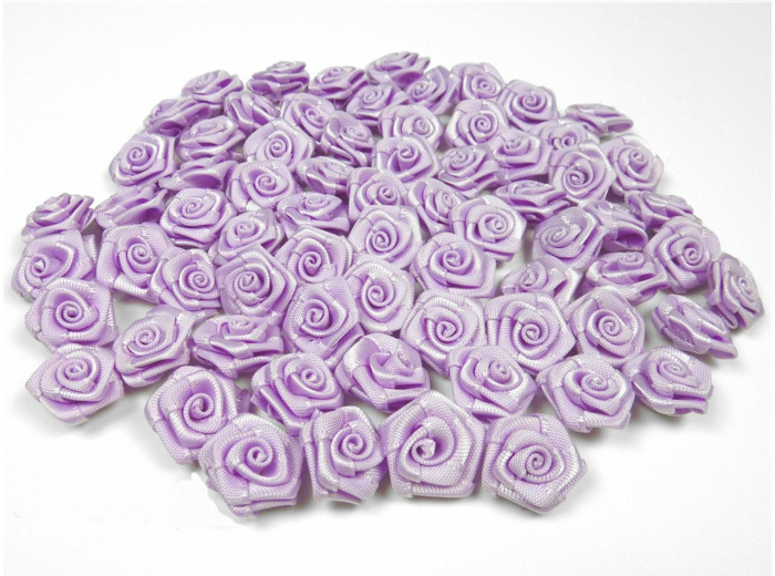 Sachet de 20 petites rose en satin 15 mm PARME 430