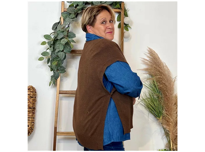 K122- Pull sans manches (Tu) (marron)