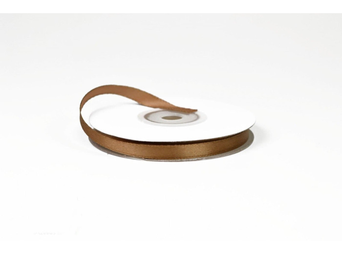Ruban satin marron clair 846 ( PLUS CLAIR QUE SUR LA PHOTO) Largeur 6 mm