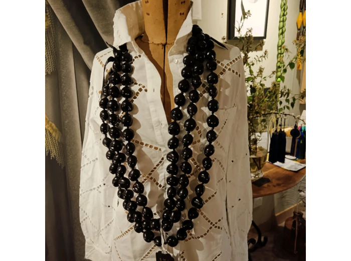 Sautoir -  Trio de sautoirs en graines teintées et vernies