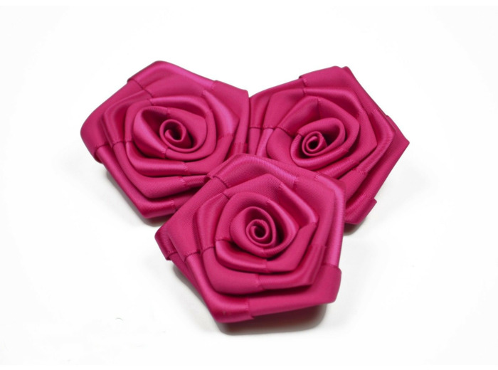 Sachet de 3 roses satin de 6 cm de diametre fuchsia 187