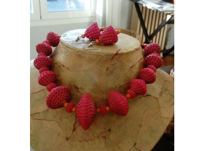 Ensemble collier et boucles d'oreilles fait main
