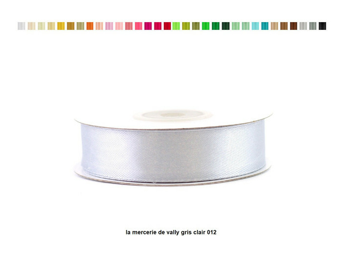 Ruban satin 18 mm de large par bobine de 25m gris clair