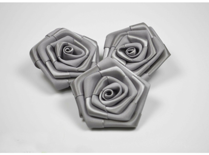 Sachet de 3 roses satin de 6 cm de diametre gris 012