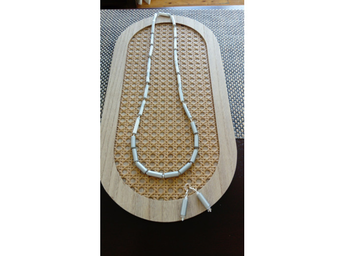 Ensemble collier et boucles d'oreilles fait main