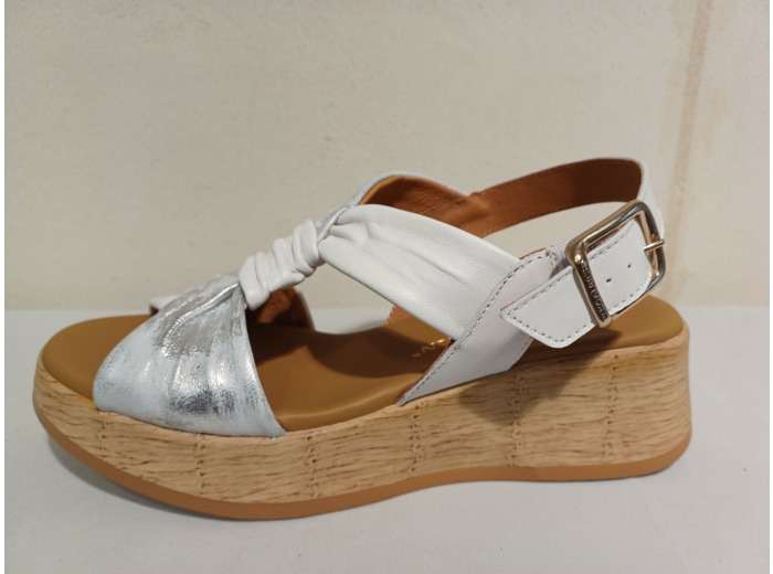 PAULA URBAN  715