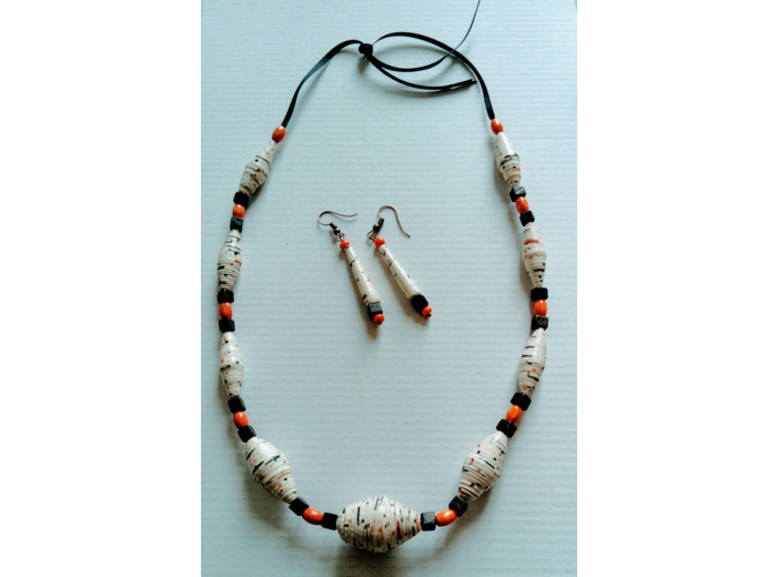 Ensemble collier et boucles d'oreilles fait main