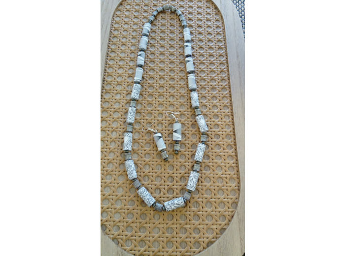 Ensemble collier et boucles d'oreilles fait main