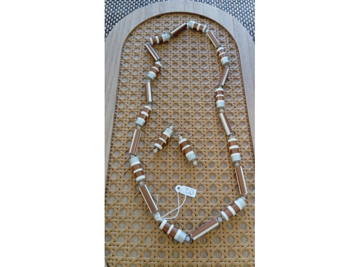 Ensemble collier et boucles d'oreilles fait main