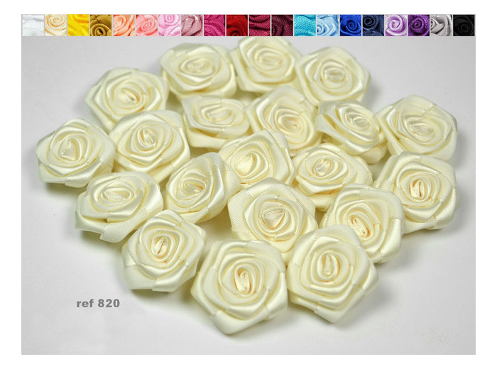 Sachet de 10 roses satin de 3 cm de diametre creme 820