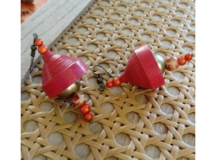 Boucle d'oreilles pour oreilles percées. Accroche sans nickel