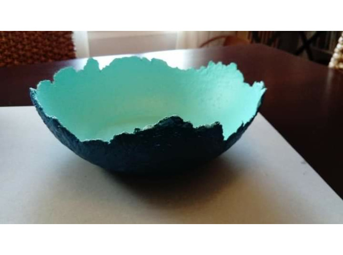 Coupe en papier mâché