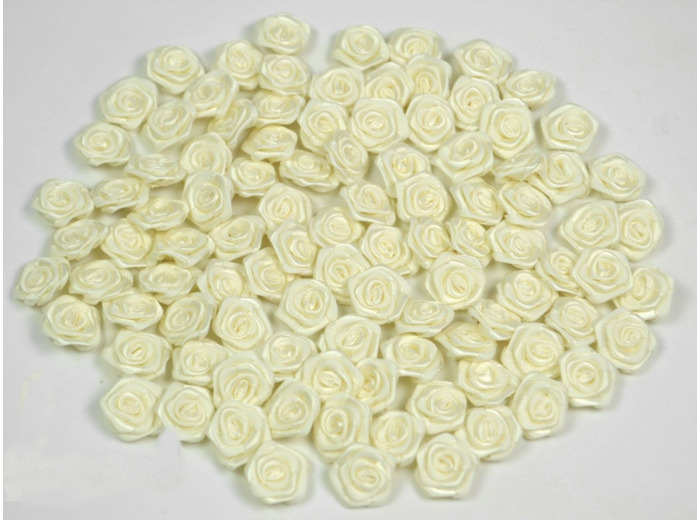 Sachet de 20 petites rose en satin 15 mm CREME 820