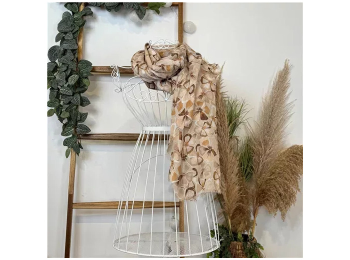 Y530- Foulard Fleurs à détails dorés (taupe)