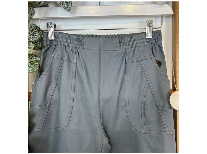 T579- Pantalon Confort Enduit (T38-T52) (gris)