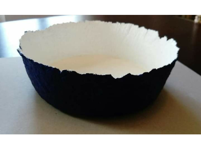 Coupe ronde régulière en papier mâché