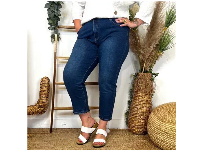 O102- Jean Mom Fit Voggo (T42-T52) (denim foncé)