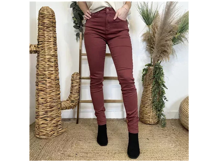O536- Jean Slim Voggo T36-T44 (bordeaux)