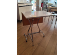 Table d'appoint en formica blanc pliable des années 70