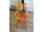 Ancienne chaise haute pour enfant
