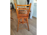 Ancienne chaise haute pour enfant