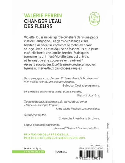 CHANGER L'EAU DES FLEURS