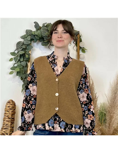 K043- Gilet sans manche en maille (Tu) (camel)