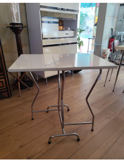 Table d'appoint en formica blanc pliable des années 70