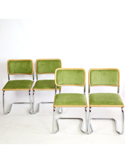 Série de quatre chaises B32
