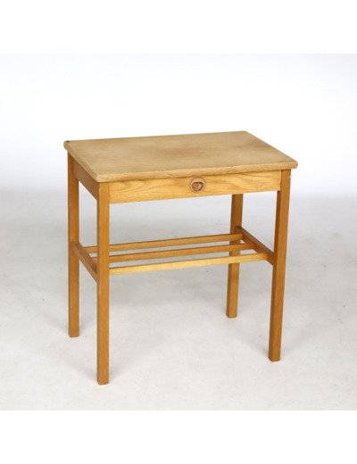 Table de nuit en bois scandinave