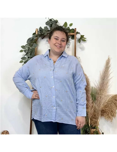 K799- Blouse brodée Christy (T44-T52) (bleu ciel)