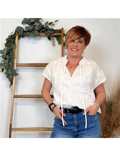 K296- Blouse brodée Version Féminin (blanc)