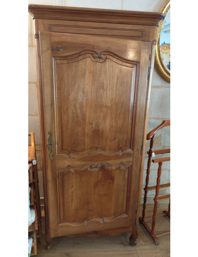 Bonnetière en merisier style Louis XV du XXème siècle