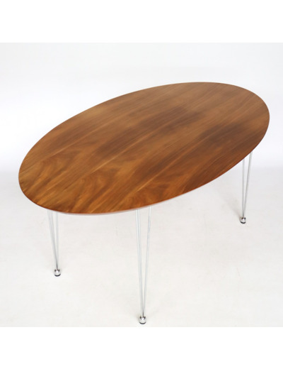 Table à manger en noyer