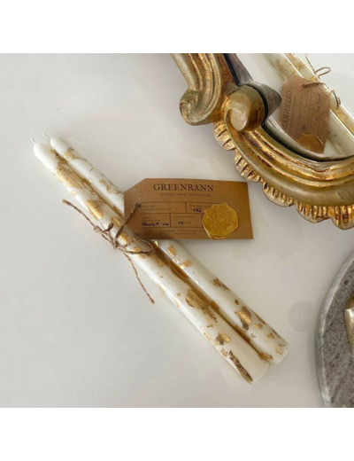 Chandelles en couleur et feuilles d'or